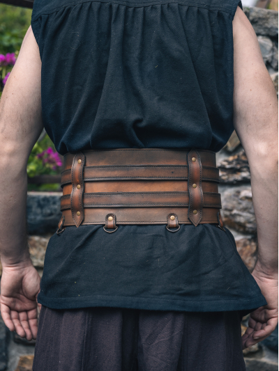 Trollfelsen Mittelalter Gewandung Gürtel Morwen Kaffeebraun Hinten